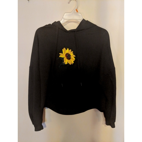 Jiali Tops - Cropped Sunflower Black Hoodie